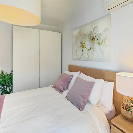 Apartament Pau Casals, 2 Min Walk From The Sea & Sea View Lloret de Mar Exterior photo