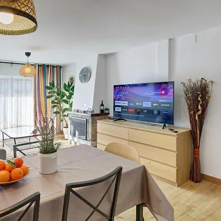 Apartament Pau Casals, 2 Min Walk From The Sea & Sea View Lloret de Mar Exterior photo