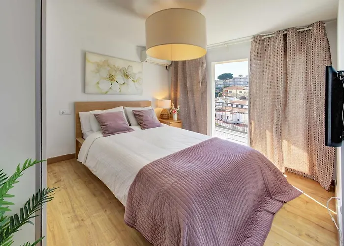 Apartament Pau Casals, 2 Min Walk From The Sea & Sea View